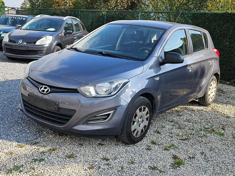 Hyundai i20 (I - update) 1.2 - Седан: снимка 1 Hyundai i20 (I - update) 1.2 - Седан: снимка 1