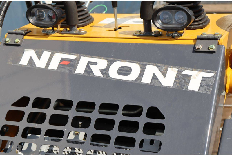 Нови Верижен товарач Infront YF380: снимка 14