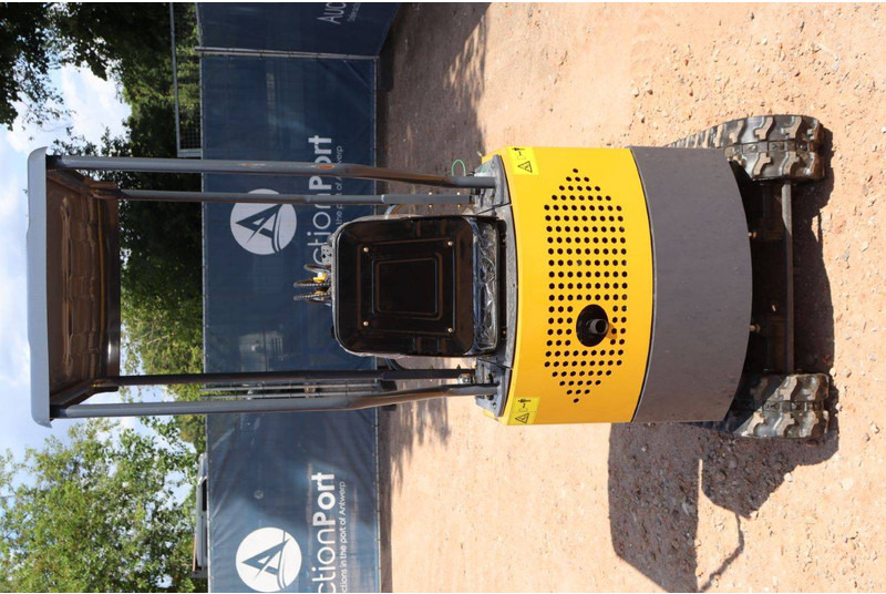 Infront YFE12 - Мини багер: снимка 5 Infront YFE12 - Мини багер: снимка 5