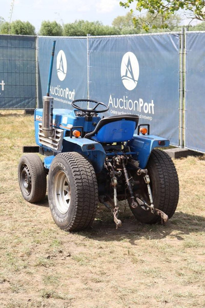 Iseki TU1400 - Трактор: снимка 4 Iseki TU1400 - Трактор: снимка 4
