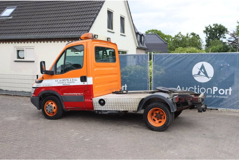 Iveco 35C17 - Контейнеровоз/ Сменна каросерия камион: снимка 3 Iveco 35C17 - Контейнеровоз/ Сменна каросерия камион: снимка 3