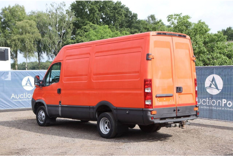 Iveco Daily 35J12B43A - Товарен бус: снимка 4 Iveco Daily 35J12B43A - Товарен бус: снимка 4