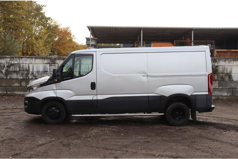 Iveco Daily 40C21 - Товарен бус: снимка 2 Iveco Daily 40C21 - Товарен бус: снимка 2