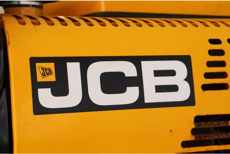 Верижен багер JCB JS131LC: снимка 15 Верижен багер JCB JS131LC: снимка 15