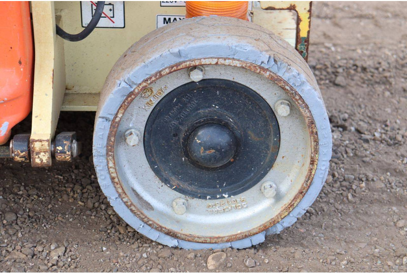 Ножична работна платформа JLG 1930ES: снимка 11