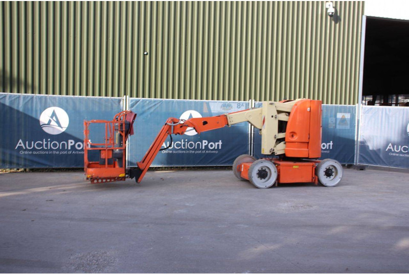 JLG E300AJP - Артикулираща платформа: снимка 1 JLG E300AJP - Артикулираща платформа: снимка 1