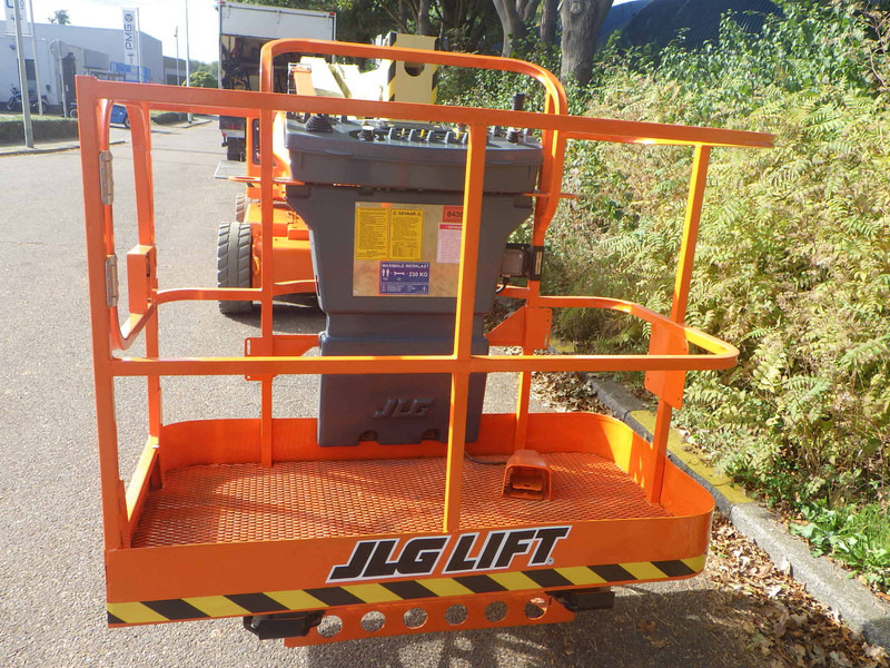 JLG E450AJ - Артикулираща платформа: снимка 4 JLG E450AJ - Артикулираща платформа: снимка 4