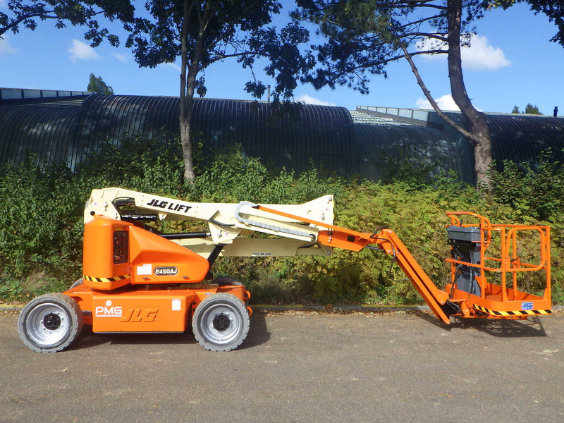 JLG E450AJ - Артикулираща платформа: снимка 1 JLG E450AJ - Артикулираща платформа: снимка 1