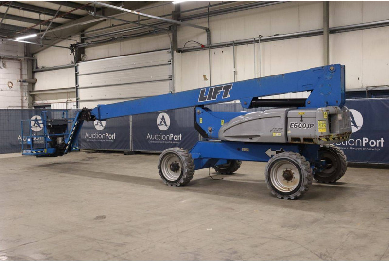 JLG E600JP - Телескопична платформа: снимка 4 JLG E600JP - Телескопична платформа: снимка 4