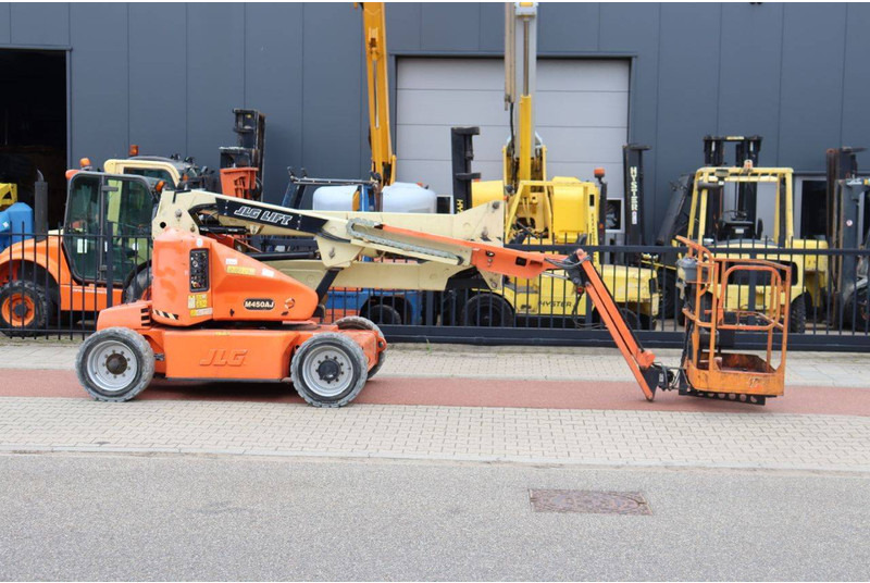 JLG M450AJ - Артикулираща платформа: снимка 2 JLG M450AJ - Артикулираща платформа: снимка 2