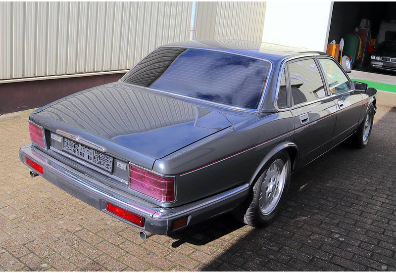 Jaguar XJ-12 - Седан: снимка 4 Jaguar XJ-12 - Седан: снимка 4
