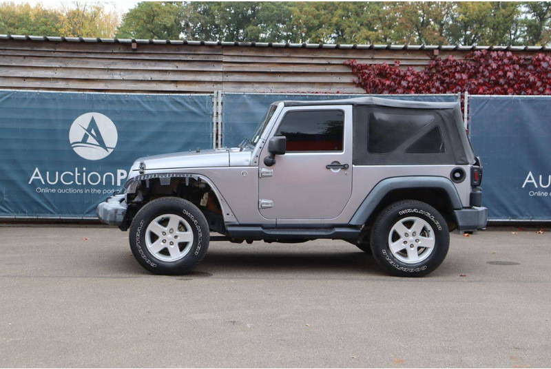 Jeep Wrangler Sport - Джип: снимка 2 Jeep Wrangler Sport - Джип: снимка 2