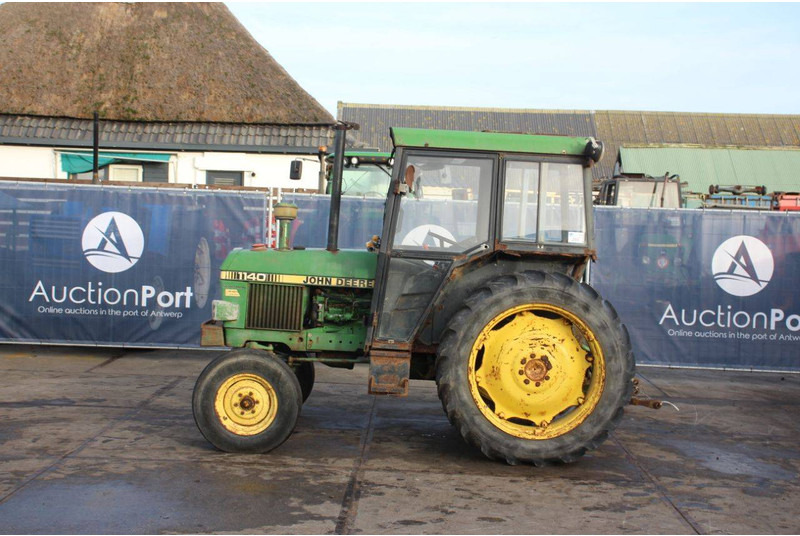 John Deere 1140 - Трактор: снимка 2 John Deere 1140 - Трактор: снимка 2