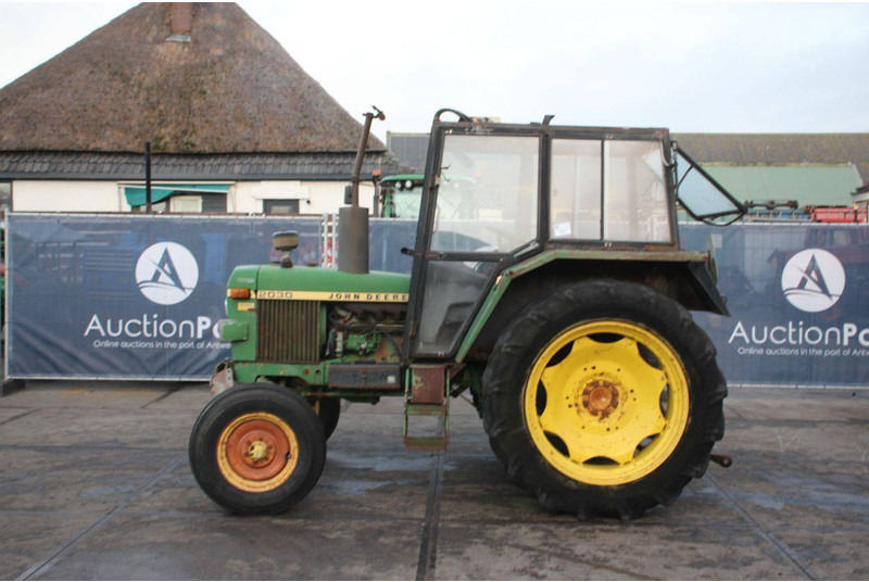 John Deere 2030 - Трактор: снимка 2 John Deere 2030 - Трактор: снимка 2