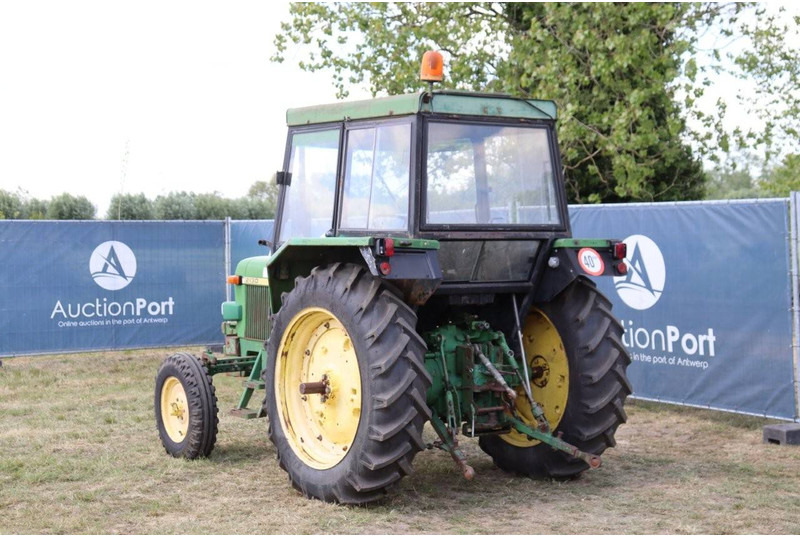 John Deere 2130 - Трактор: снимка 4 John Deere 2130 - Трактор: снимка 4