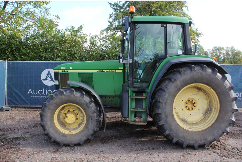John Deere 6610 - Трактор: снимка 2 John Deere 6610 - Трактор: снимка 2