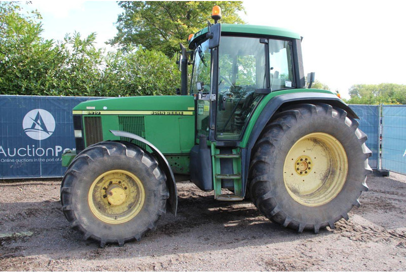 John Deere 6610 - Трактор: снимка 1 John Deere 6610 - Трактор: снимка 1