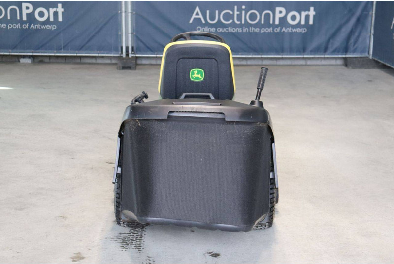 John Deere X166R - Косачка за трева: снимка 4 John Deere X166R - Косачка за трева: снимка 4