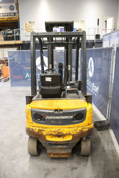 Jungheinrich EFG25 - Електрокар: снимка 4 Jungheinrich EFG25 - Електрокар: снимка 4