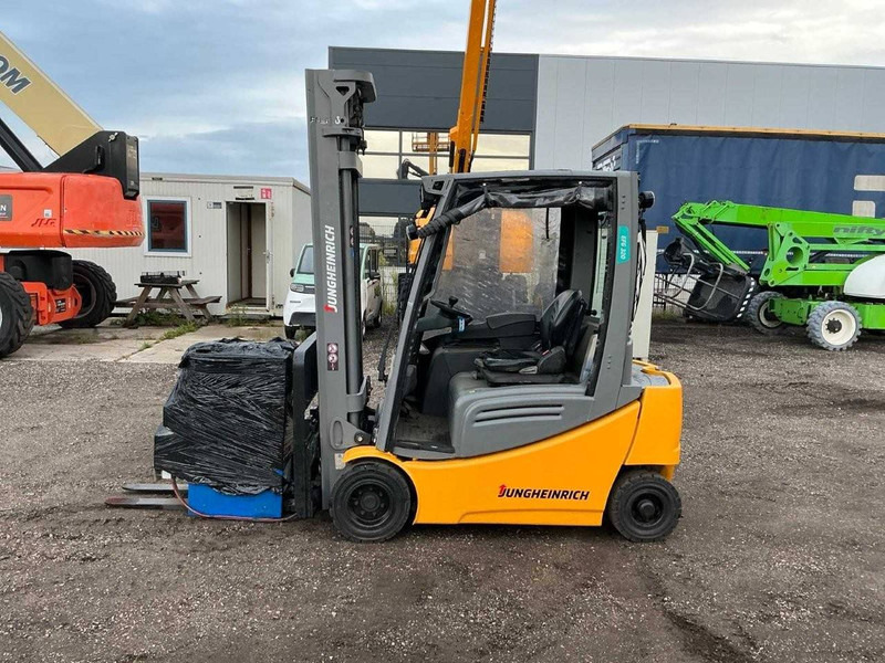 Jungheinrich EFG320 - Електрокар: снимка 1 Jungheinrich EFG320 - Електрокар: снимка 1
