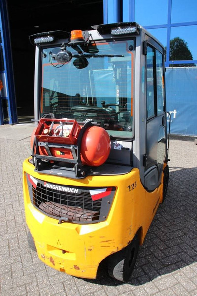 Jungheinrich TFG 320S - Газокар: снимка 5 Jungheinrich TFG 320S - Газокар: снимка 5