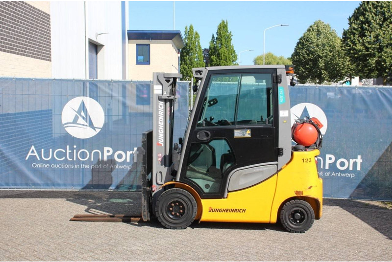 Jungheinrich TFG 320S - Газокар: снимка 2 Jungheinrich TFG 320S - Газокар: снимка 2