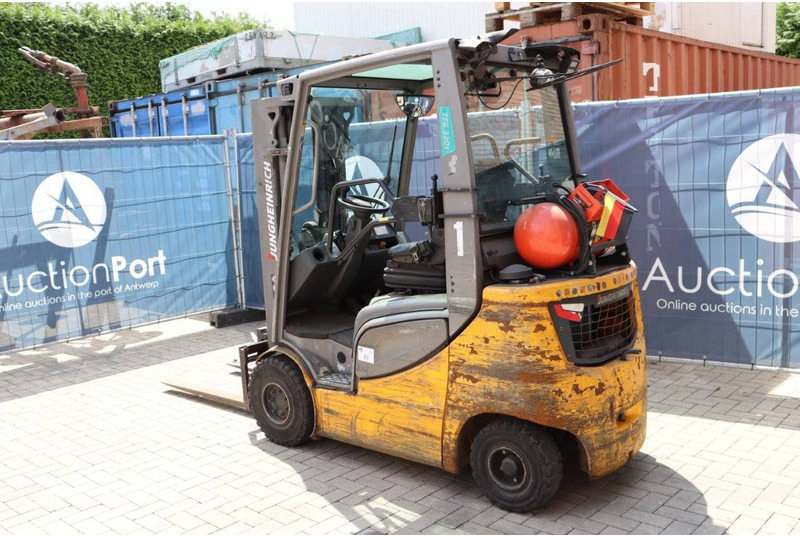 Jungheinrich TFG 320s - Газокар: снимка 4 Jungheinrich TFG 320s - Газокар: снимка 4