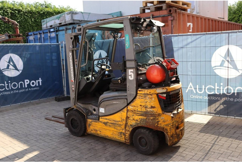 Jungheinrich TFG 320s - Газокар: снимка 4 Jungheinrich TFG 320s - Газокар: снимка 4