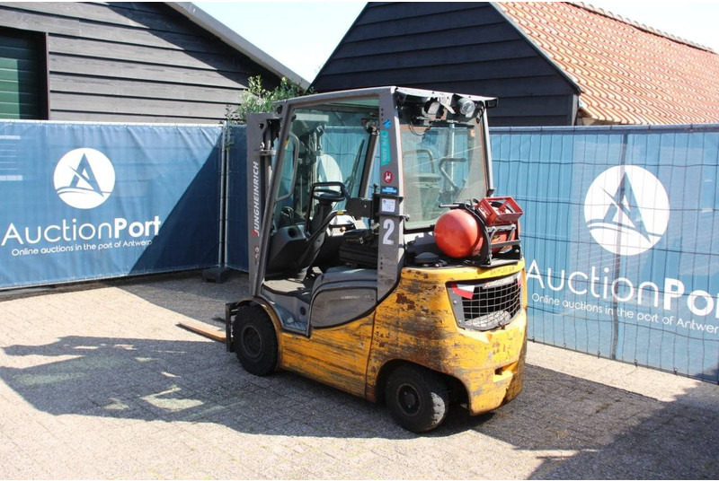Jungheinrich TFG 320s - Газокар: снимка 3 Jungheinrich TFG 320s - Газокар: снимка 3