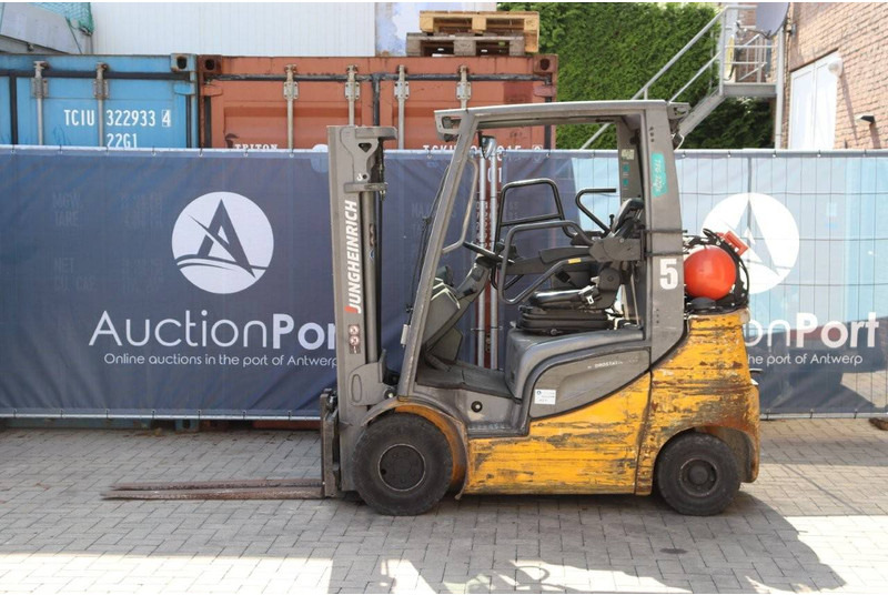 Jungheinrich TFG 320s - Газокар: снимка 2 Jungheinrich TFG 320s - Газокар: снимка 2