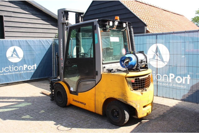 Jungheinrich TFG 435s - Газокар: снимка 4 Jungheinrich TFG 435s - Газокар: снимка 4