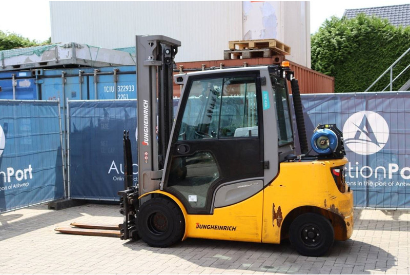 Jungheinrich TFG 435s - Газокар: снимка 3 Jungheinrich TFG 435s - Газокар: снимка 3