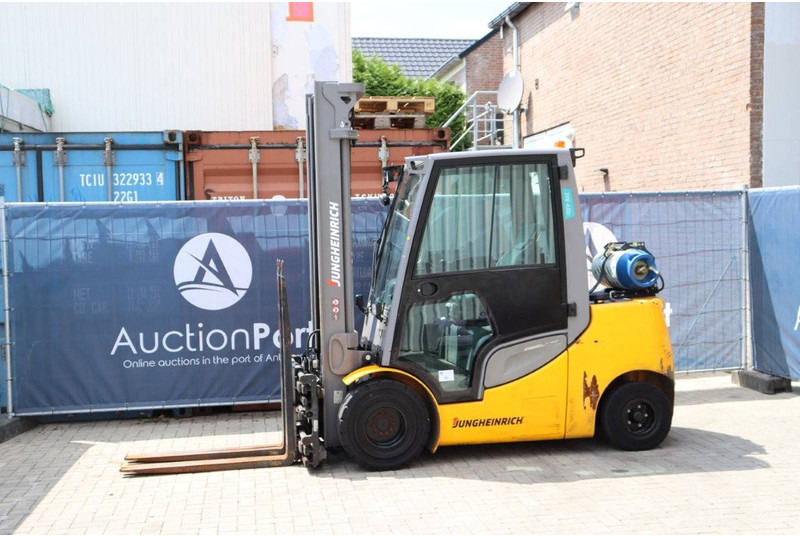Jungheinrich TFG 435s - Газокар: снимка 1 Jungheinrich TFG 435s - Газокар: снимка 1