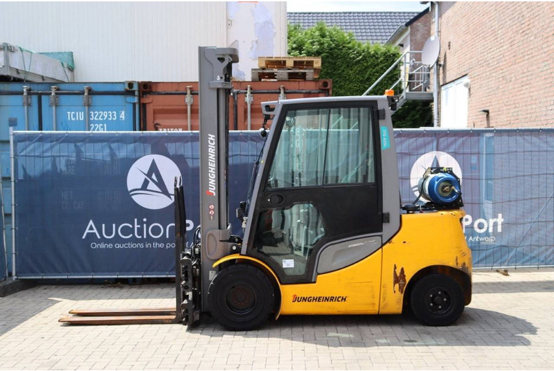 Jungheinrich TFG 435s - Газокар: снимка 2 Jungheinrich TFG 435s - Газокар: снимка 2