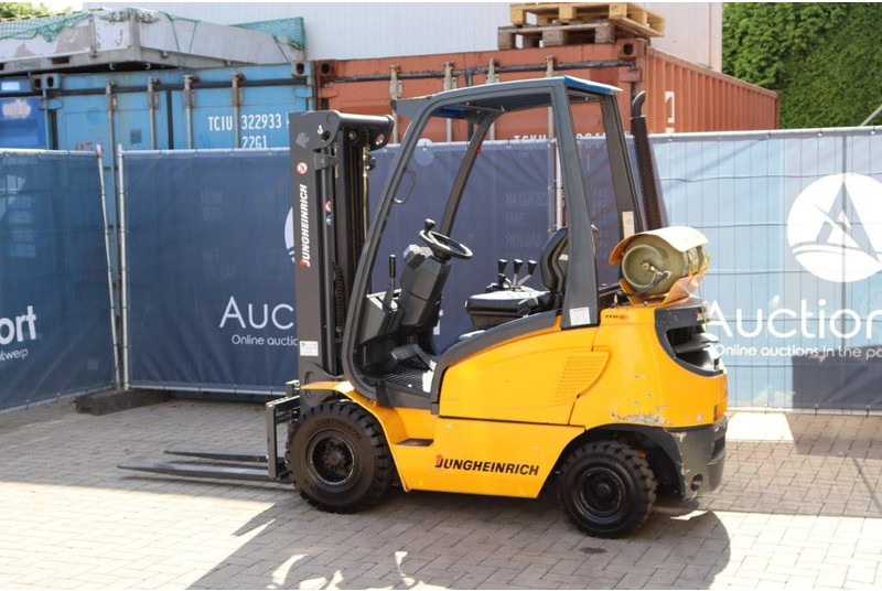 Jungheinrich TFG16 - Газокар: снимка 3 Jungheinrich TFG16 - Газокар: снимка 3