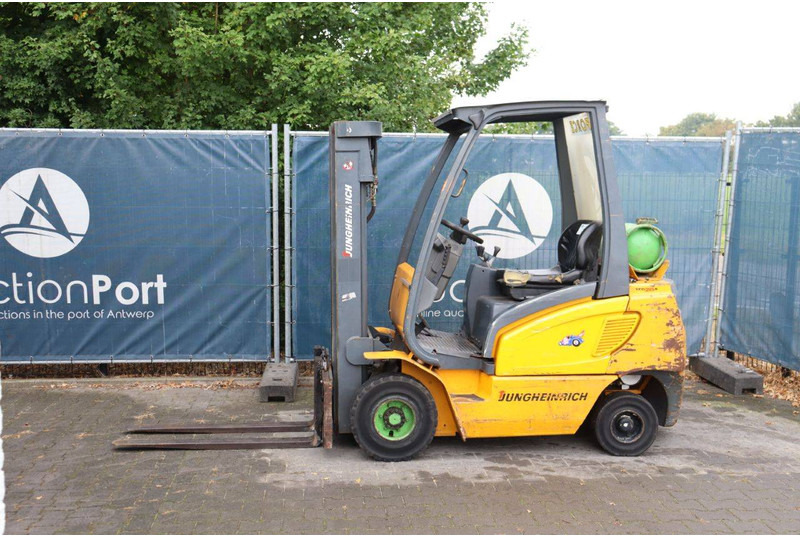 Jungheinrich TFG20A - Газокар: снимка 1 Jungheinrich TFG20A - Газокар: снимка 1