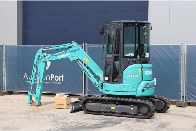 Kobelco SK25SR-6 - Верижен багер: снимка 3 Kobelco SK25SR-6 - Верижен багер: снимка 3