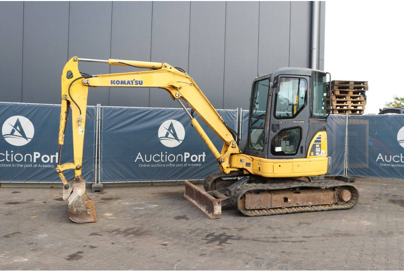Komatsu PC50MR-2 - Верижен багер: снимка 1 Komatsu PC50MR-2 - Верижен багер: снимка 1
