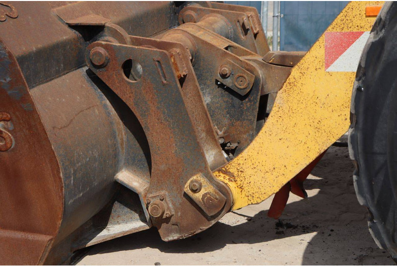 Колесен товарач Komatsu WA270-8E0: снимка 15 Колесен товарач Komatsu WA270-8E0: снимка 15