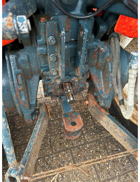 Kubota B1-14D - Трактор: снимка 4 Kubota B1-14D - Трактор: снимка 4