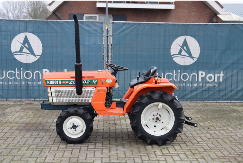 Kubota B1502DT - Трактор: снимка 2 Kubota B1502DT - Трактор: снимка 2