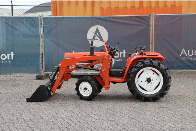 Kubota B1702DT - Трактор: снимка 2 Kubota B1702DT - Трактор: снимка 2