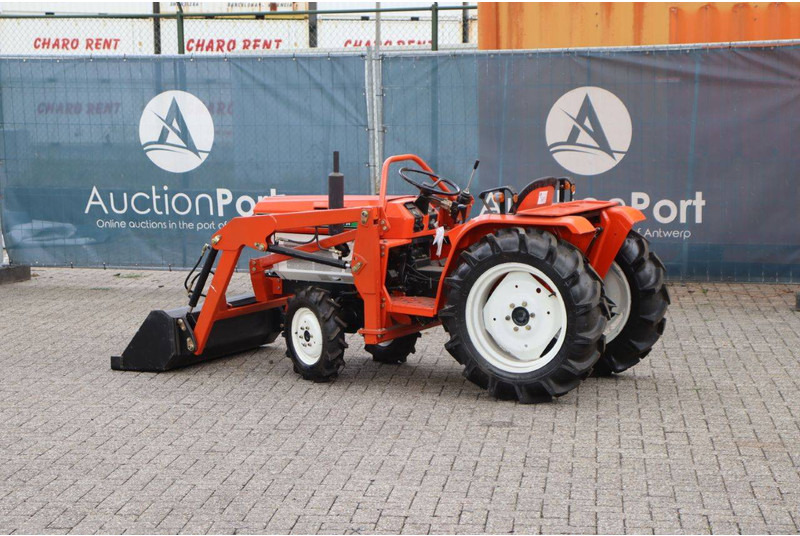 Kubota B1702DT - Трактор: снимка 3 Kubota B1702DT - Трактор: снимка 3