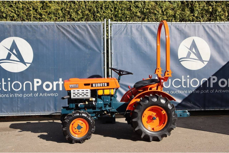Kubota B5000 - Трактор: снимка 1 Kubota B5000 - Трактор: снимка 1