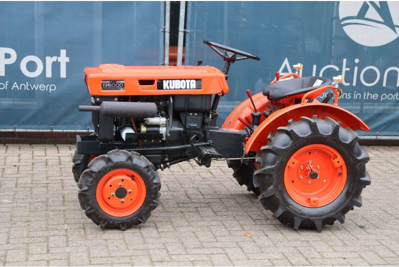 Kubota B5000 - Трактор: снимка 1 Kubota B5000 - Трактор: снимка 1