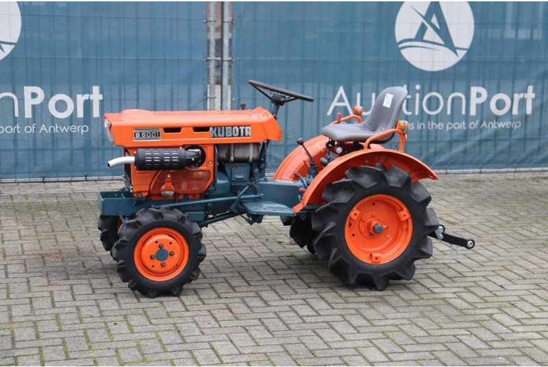 Kubota B5001 - Трактор: снимка 1 Kubota B5001 - Трактор: снимка 1
