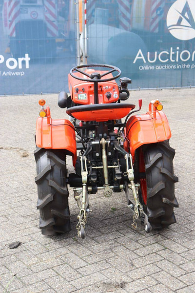 Kubota B7000 - Трактор: снимка 5 Kubota B7000 - Трактор: снимка 5