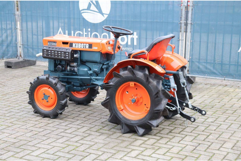 Kubota B7000 - Трактор: снимка 3 Kubota B7000 - Трактор: снимка 3