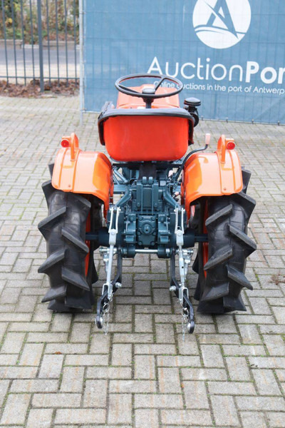 Kubota B7000 - Трактор: снимка 5 Kubota B7000 - Трактор: снимка 5