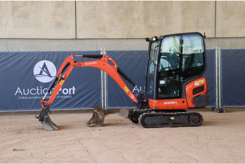 Kubota KX019-4 - Мини багер: снимка 1 Kubota KX019-4 - Мини багер: снимка 1